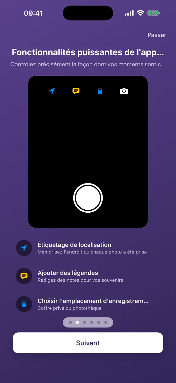 Fonctionnalités de l'appareil photo d'AtticAlbum montrant le marquage de localisation, les légendes et les options d'enregistrement